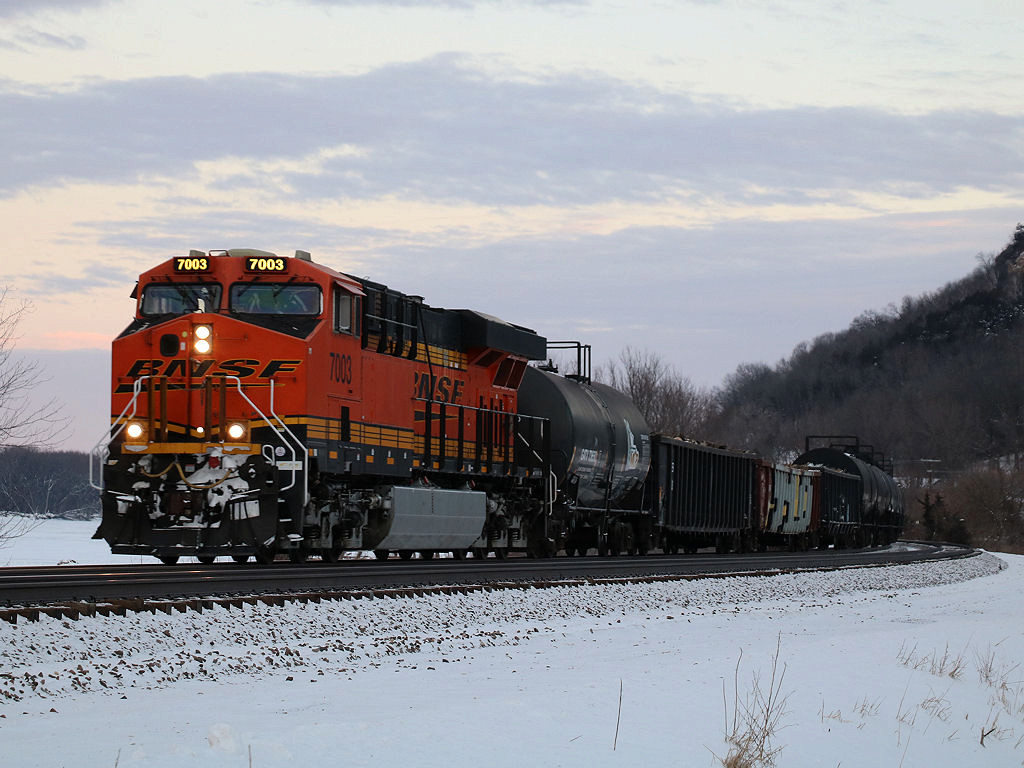 BNSF 7003